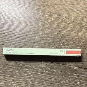 AVEDA Nourish-Mint Lip Liner in Green and Red Packaging 949